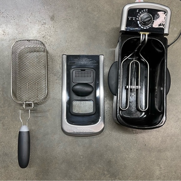 Farberware Stainless Steel 2.5L Deep Fryer - Picture 7 of 11